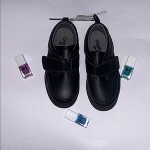 Oshkosh 🪻boy shoes size 9c